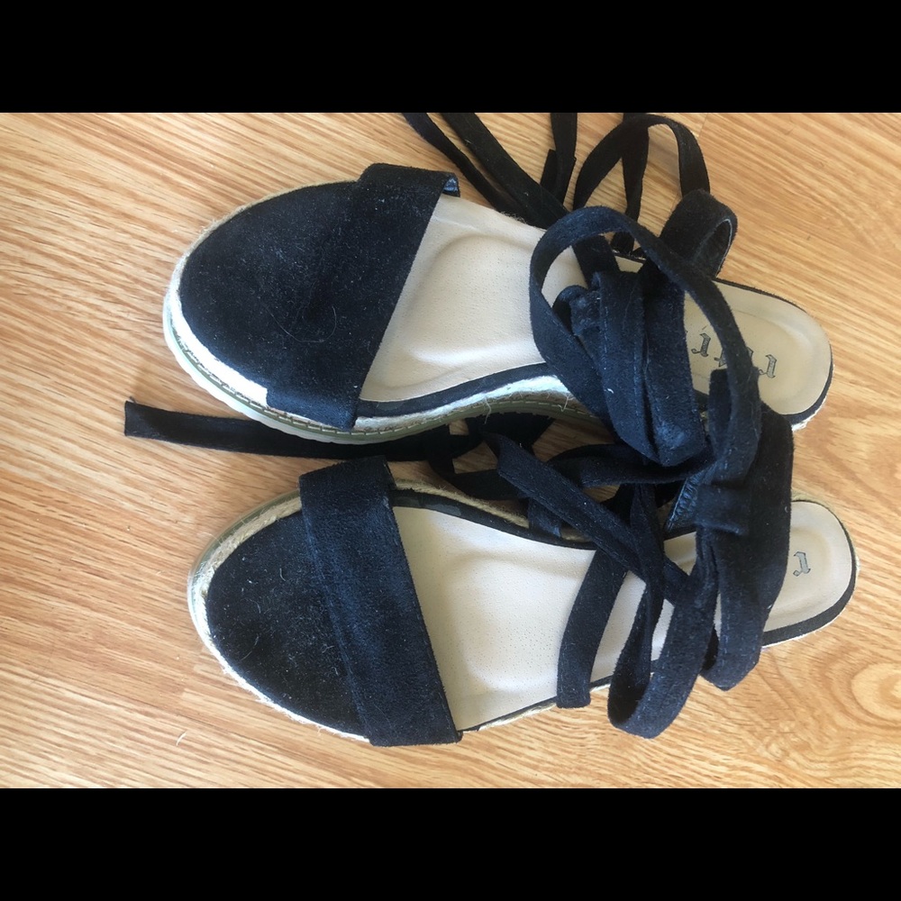 Retro ankles sandals